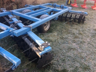 LEKO 3,2m vontatott V tárcsa rögtörővel